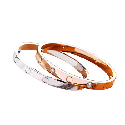 Lucky One Bracelet Vista Shops