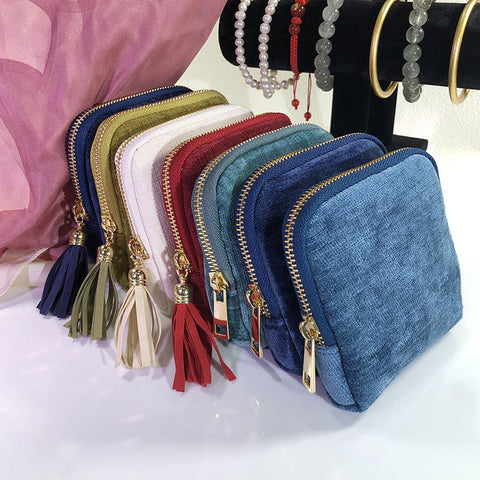 Velvetina Soft Velvet Tasseled Travel Jewelry Organizer with 6 Compartments for Rings, Necklaces and Bracelets Vista