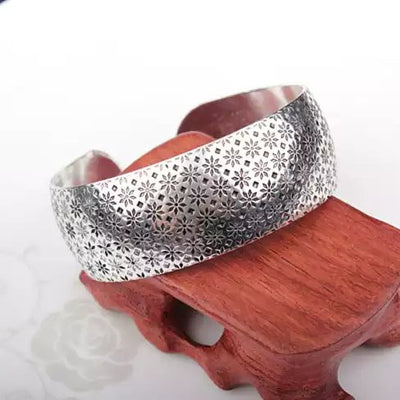 Let It Snow Sweet Sentiment Bracelet Vista Shops