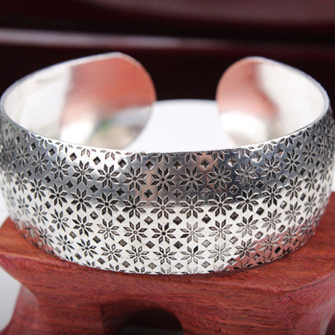 Let It Snow Sweet Sentiment Bracelet Vista Shops